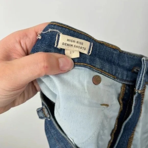 Madewell High-Rise Denim Shorts in Glenoaks Wash Cutoff Edition - Picture 6 of 8